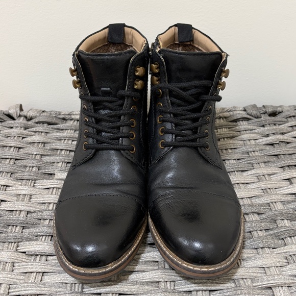 Boots - Picture 3 of 11